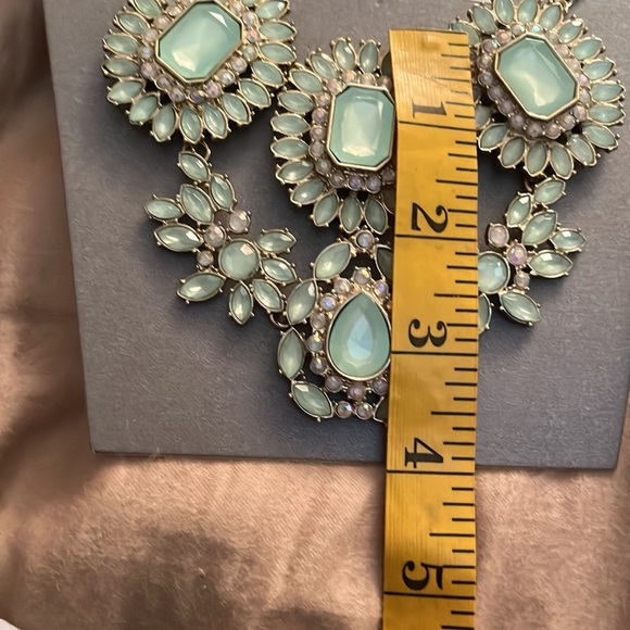 Statement  Necklace  large gold light green stone w/ rhinestones NEW unworn - Picture 6 of 8